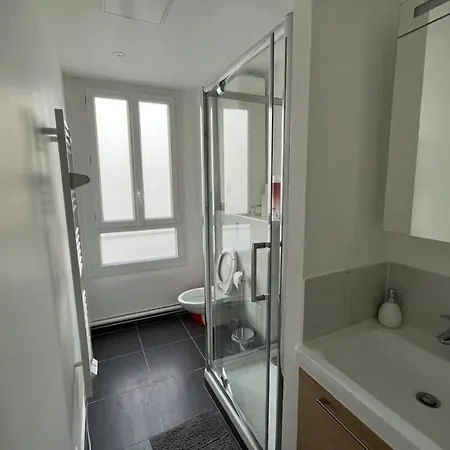 Flexliving - Superb Whole - Caulaincourt Apartment Paris